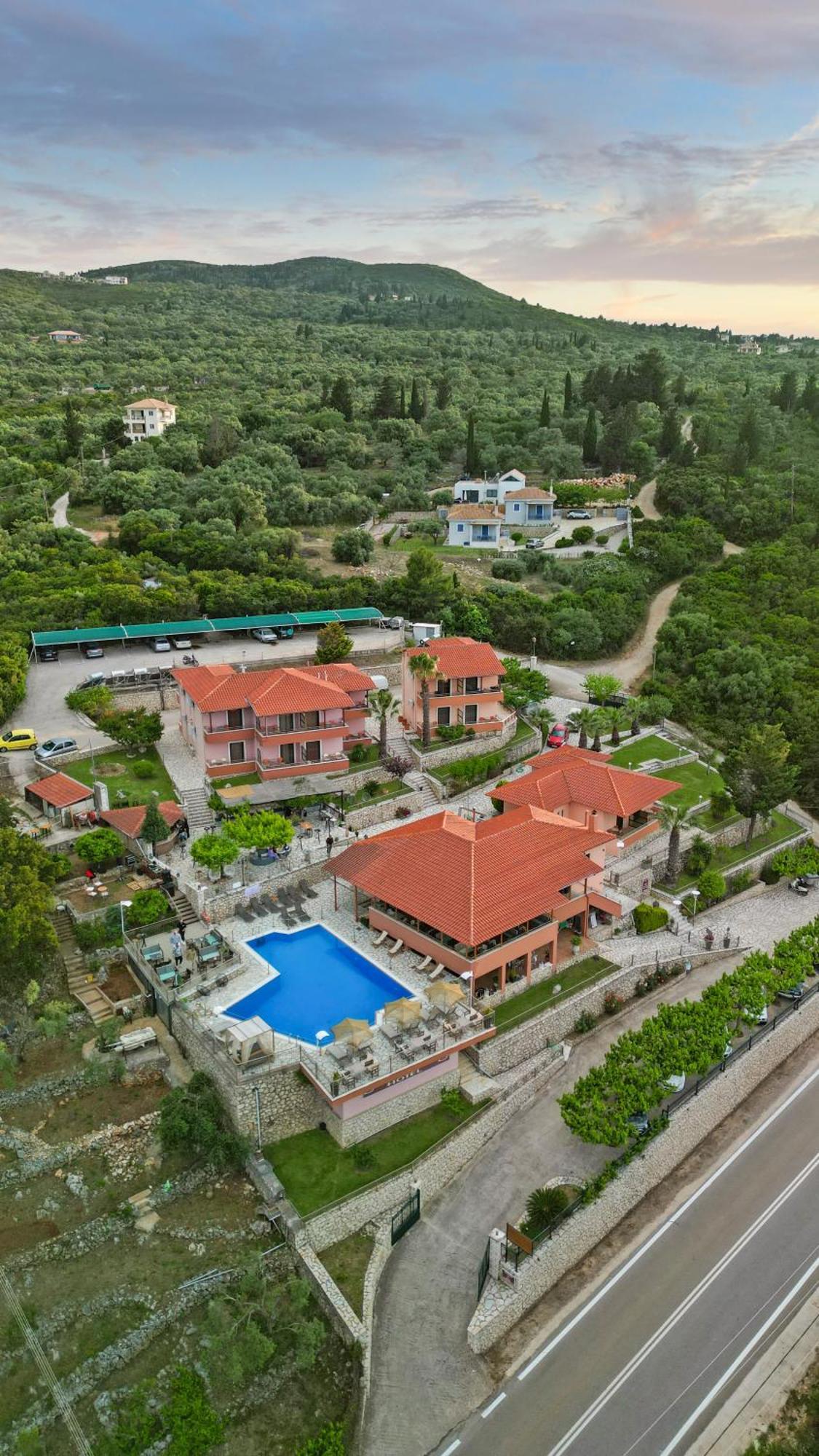 Semiramis Hotel Frinion Exterior photo